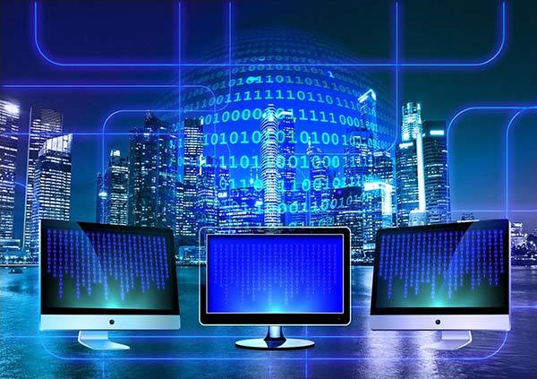 Le Big Data est caract&eacute;ris&eacute; par des volumes de donn&eacute;es massifs, une grande vari&eacute;t&eacute; de sources de donn&eacute;es et des donn&eacute;es g&eacute;n&eacute;r&eacute;es en temps r&eacute;el.